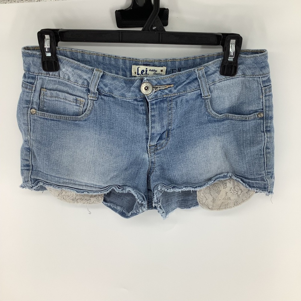 LEI Ashley‎ Low Rise Denim Shorts Womens Size 7 Blue Lace Trim 2000s